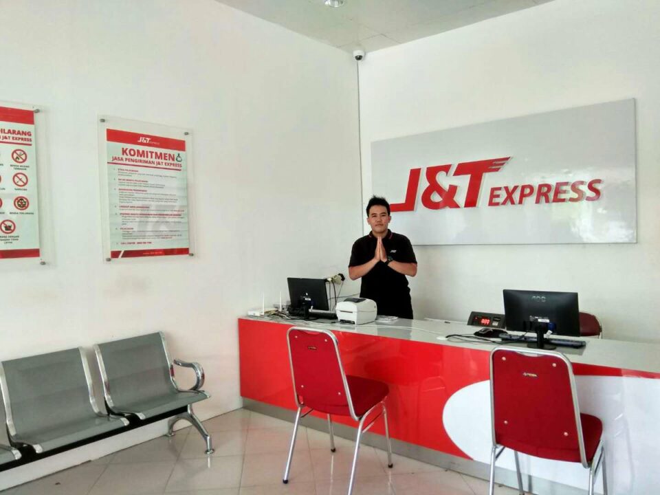 Cek Arti Status Pengiriman Paket JNT Express, sahabat online shop wajib tau!